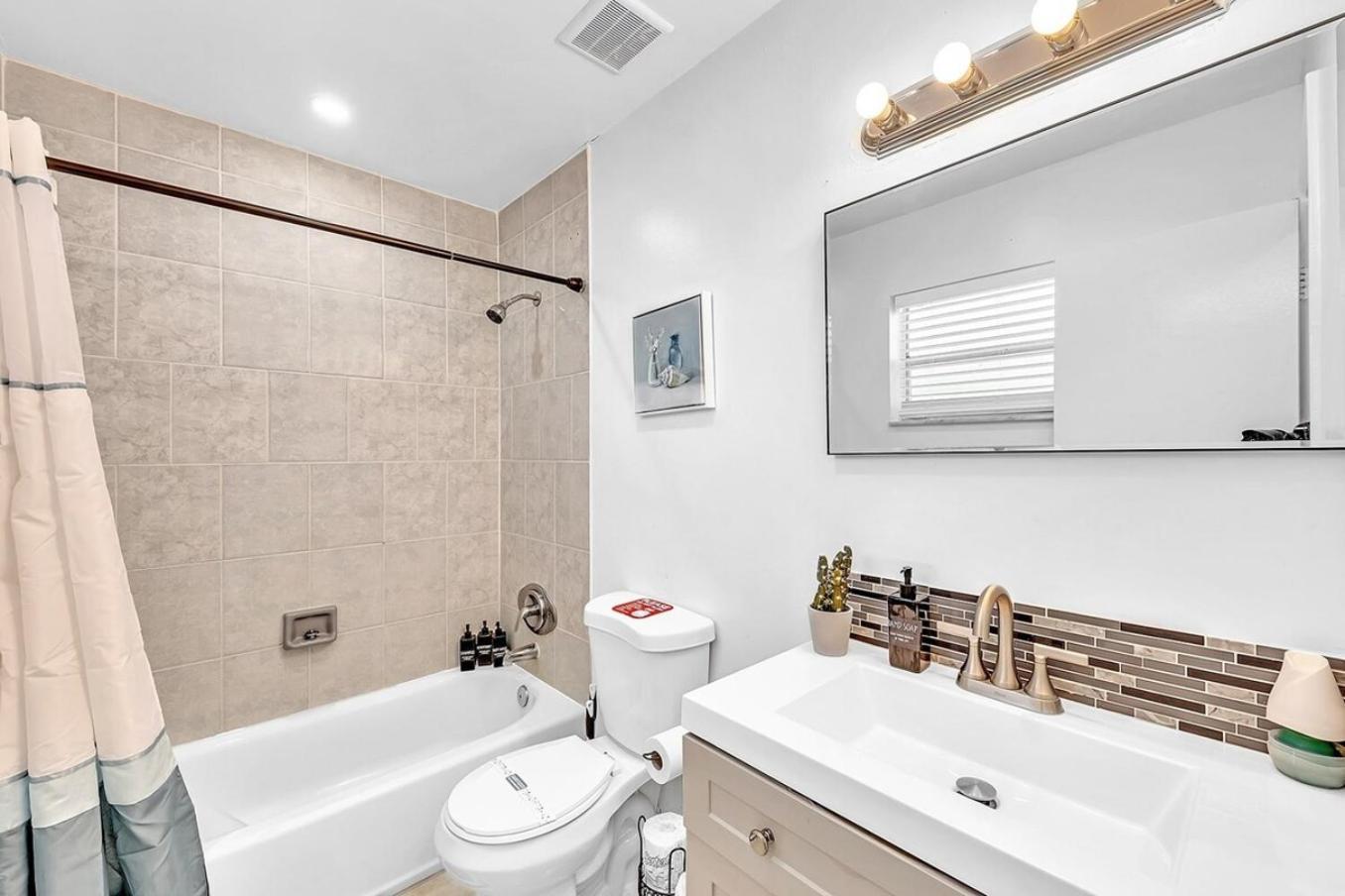 New 2 Bed Studio Close To Beach & Casino Ha04 هوليوود المظهر الخارجي الصورة